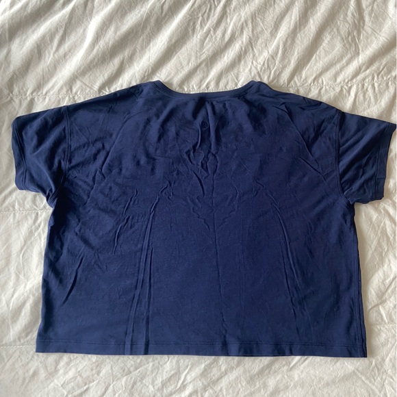Lululemon Cates Tee - Picture 2 of 3